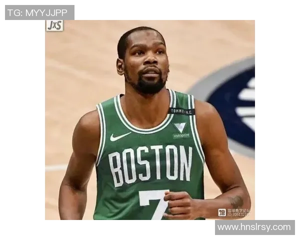 破铜笑烂铁，杜兰特戏弄布朗剃光头发，布朗回怼其头发像草坪